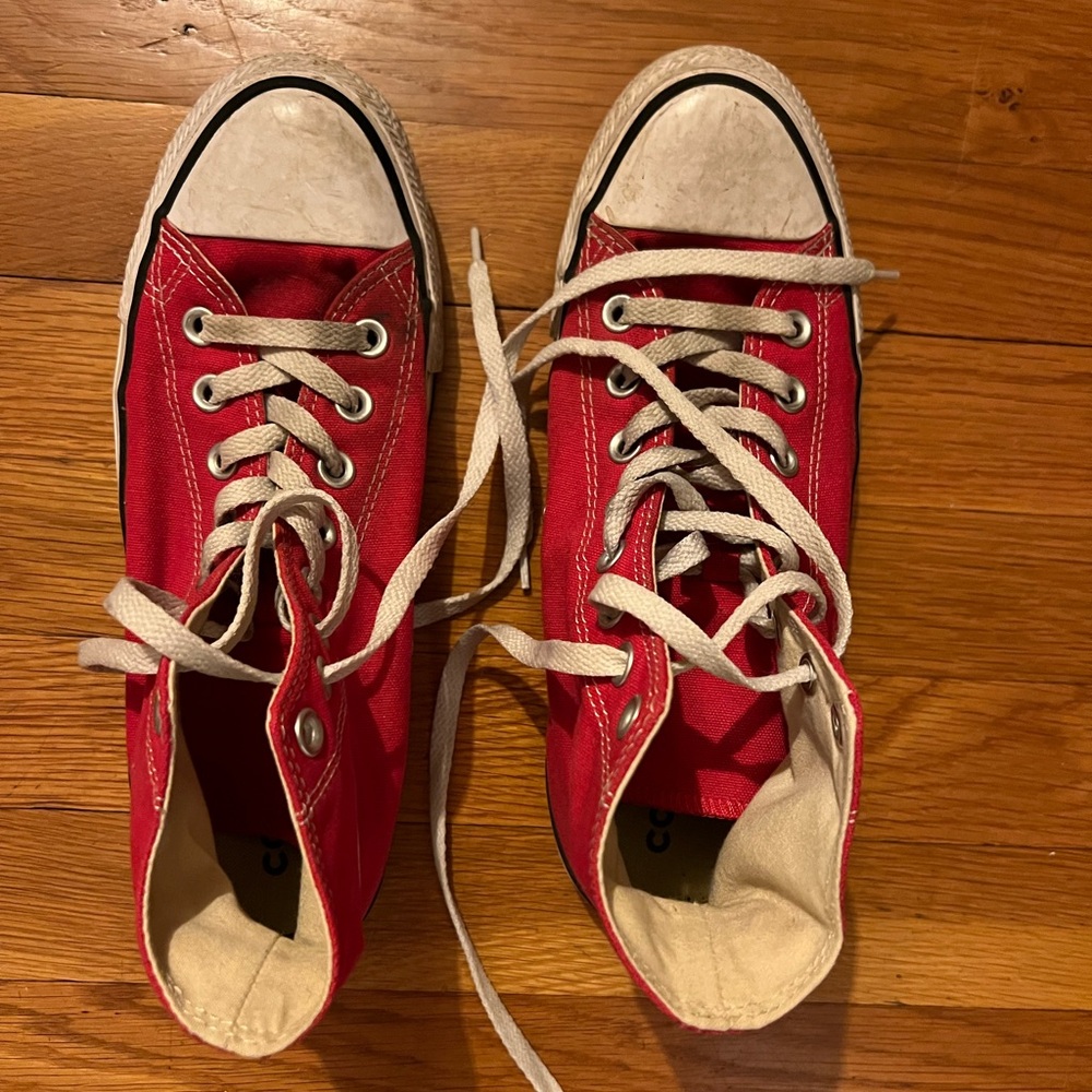 Classic Red High Top Converse Women’s 9 Men’s 7
